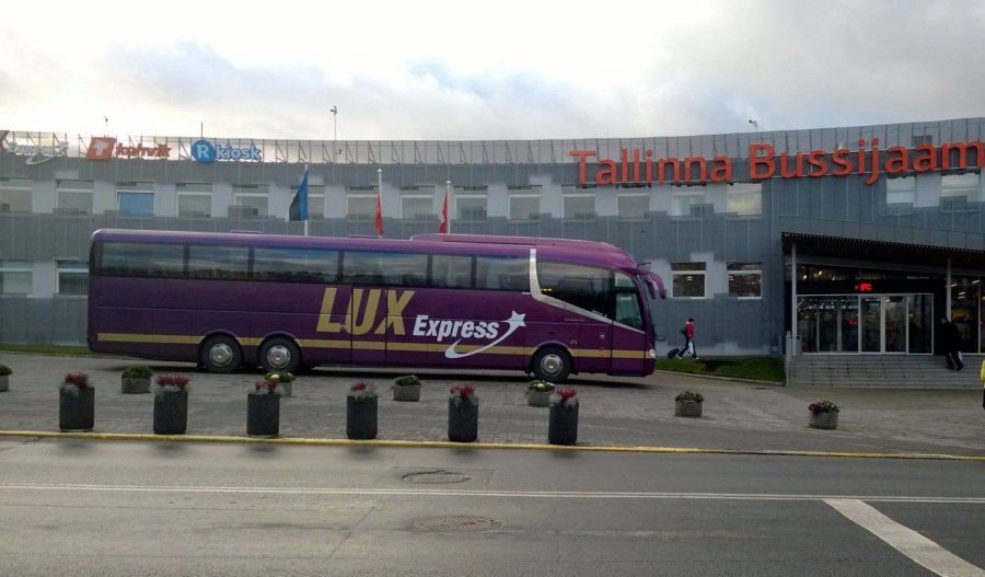 lux-express-buss-pild